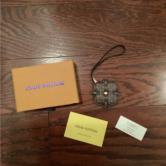 Louis Vuitton Pink and Black Accessory Set - Picture 2 of 4